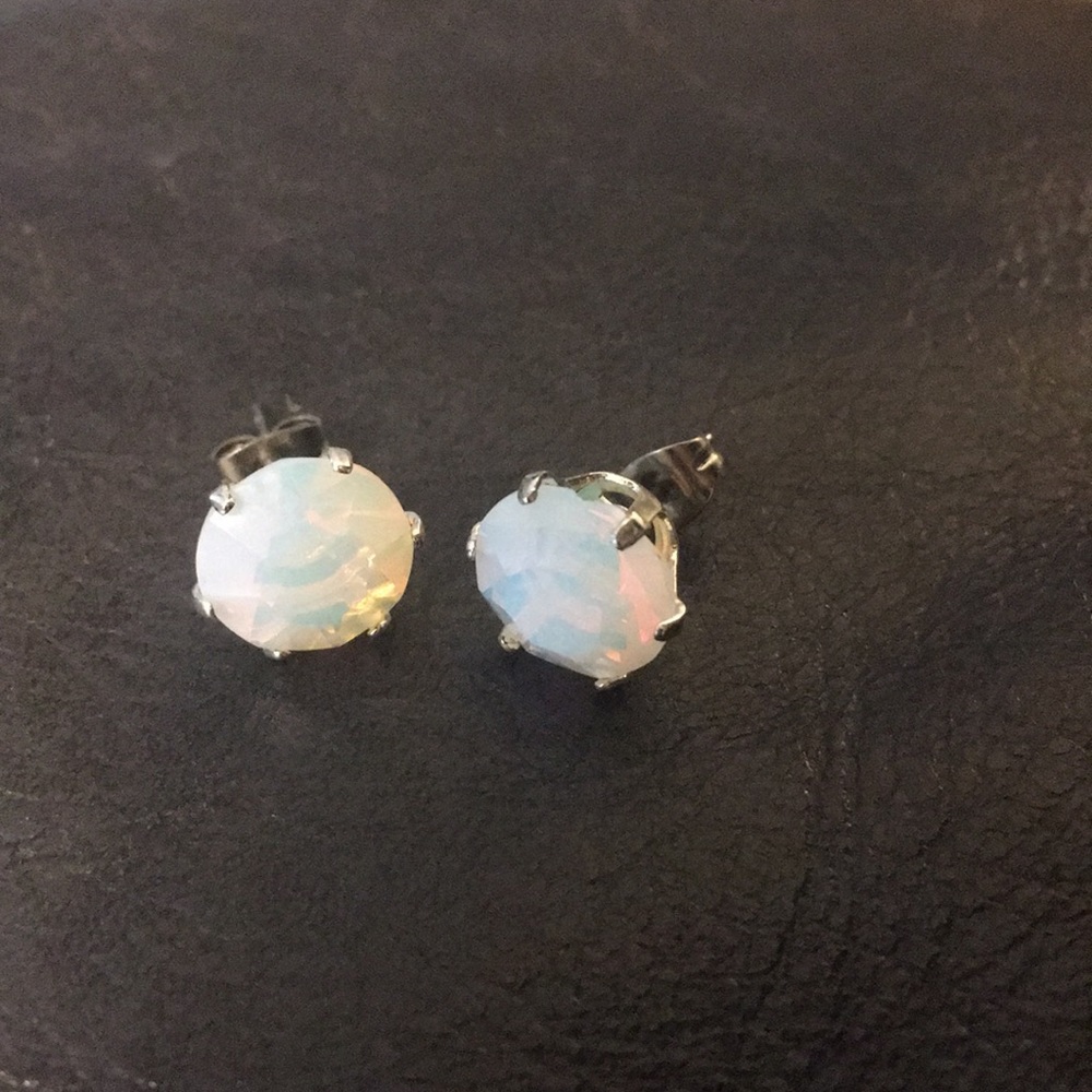 BRAND NEW Earrings!!